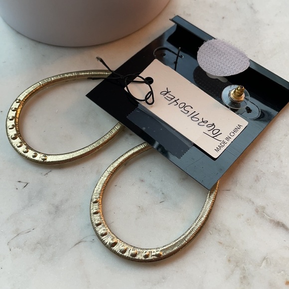 NWT Gold studded loop earrings - Picture 4 of 4